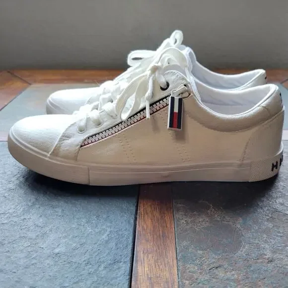 Tommy Hilfiger ‘Paskal2’ Women’s 10 Low Top Sneaker - Picture 2 of 8